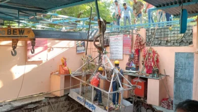 Photo of बेलेश्वर महादेव मंदिर हादसा: अवैध निर्माण पर चला बुलडोजर, रामनवमी पर 36 लोगों की हुई थी मौत