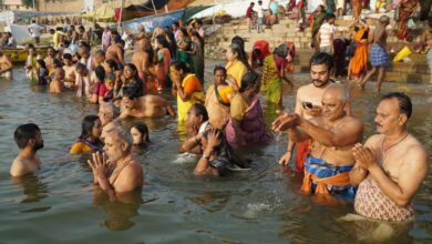 Photo of वाराणसी: गंगा सप्तमी के पावन पर्व पर श्रद्धालुओं ने गंगा में लगाई डुबकी