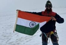 Photo of नेपाल : लापता भारतीय पर्वतारोही अनुराग मालू मिले जीवित, हालत गंभीर