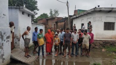 Photo of जलभराव से फैल रही बीमारियां, गन्दगी से पटी नालियां