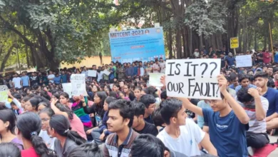 Photo of 2500 छात्र-छात्राओं ने 11 घंटे प्रदर्शन किया, PMO ने मांगी रिपोर्ट, IIT-BHU के बीच दीवार बनेगी