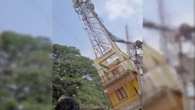 Photo of कैमरे में कैद हुआ Mobile Tower गिरने का LIVE Video, बाल-बाल बचे 11 लोग