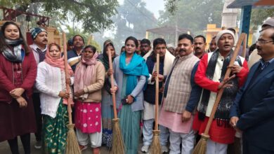 Photo of प्रभारी मंत्री रविंद्र जायसवाल ने श्री वराह भगवान मंदिर व बाबा श्री विछुढ़ननाथ महादेव मंदिर की साफ सफाई कर दर्शन व पूजन कर आशीर्वाद प्राप्त किया