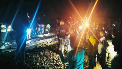 Photo of Jharkhand Train Accident -झारखण्ड में बड़ा रेल हादसा, तेज़ ट्रेन यात्रियों को चीरती हुई निकल गई , 12 लोगों की मौत