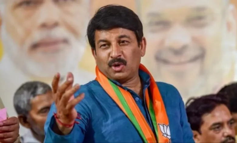 New Delhi: Manoj Tiwari cast his vote, appealed to the voters to cast his vote.