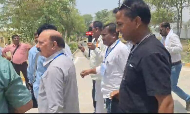 Amethi News: Congress Party candidate Kishori Lal Sharma reached the counting venue.