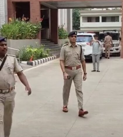 Godhra: CBI team reached Godhra Circuit House in case of irregularities in NEET UG Examination.