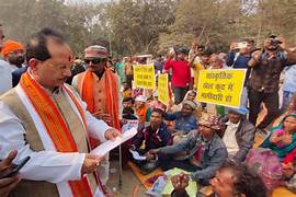 Chhattisgarh- Health workers' protest at Gandhi Maidan ends