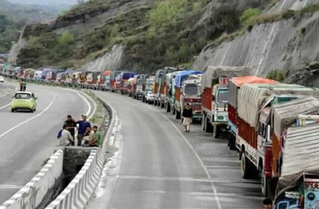 Jammu News: Jammu Srinagar highway opened from both sides, small vehicles allowed