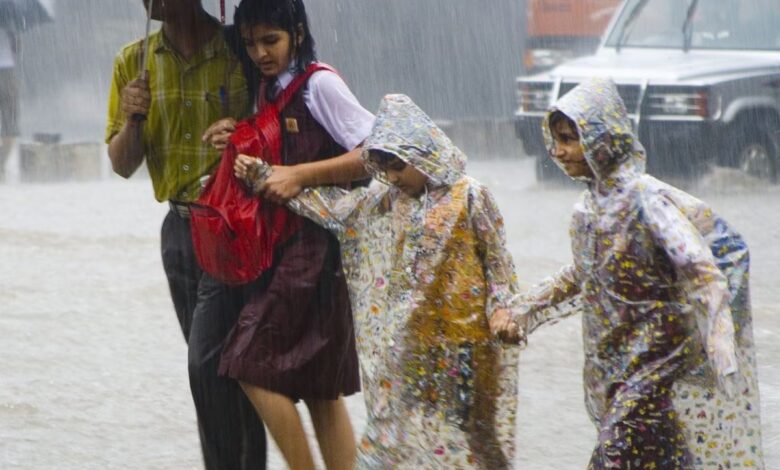 Kolkata: Rain will not stop in Bengal, heat also persists