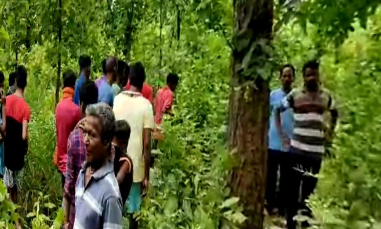 West Bengal: Body of a youth missing for six days found hanging in the forest