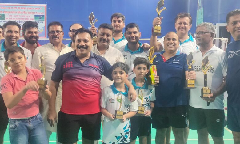 Muradabad: The league was concluded at Sonakpur Sports Stadium under the aegis of Krishnavati Badminton Club, Kanth Muradabad