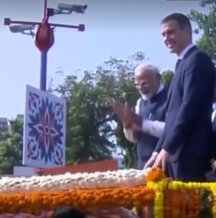 Gujarat: Roadshow of Prime Minister Modi and President of Spain in Vadodara