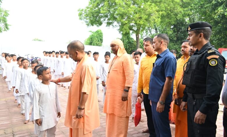 Balrampur: On the eighth day of Navratri, Chief Minister Yogi worshipped Shakti in Devipatan Peeth