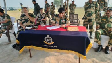 Kolkata: BSF ADG Ravi Gandhi visited border posts in Baharampur sector