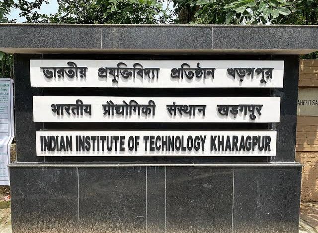 Kolkata: Show-cause notice to IIT Kharagpur professors, preparations to go to court