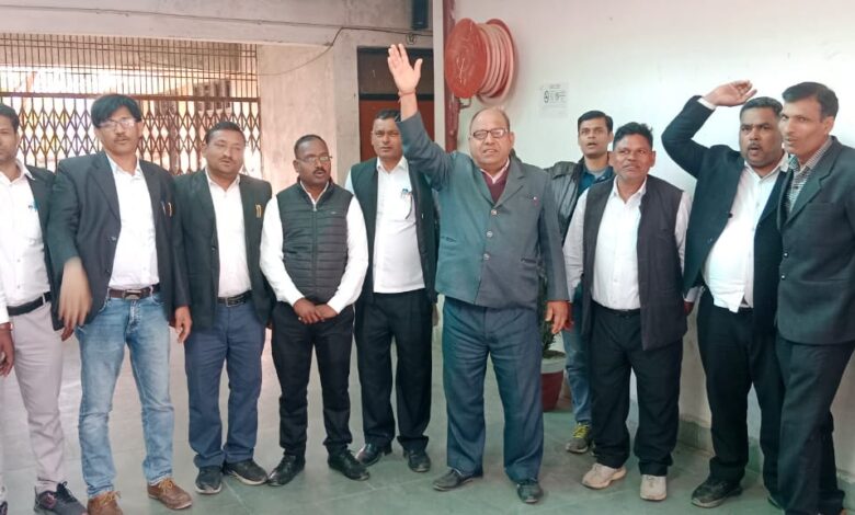 UP News: Protest continued on the sixth day, pressure increased on the administration
