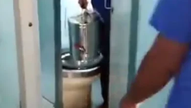 Shocking news of tea seller: A man boarded a train to sell tea, entered the bathroom and did a disgusting thing, you will be shocked to know!