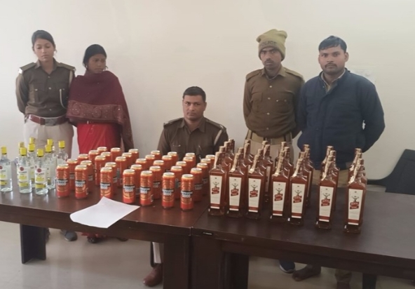 Bihar: Huge quantity of liquor recovered from car, husband and wife arrested