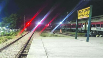 Haridwar News: Two teenage girls found near the railway track, one dead, the other in critical condition