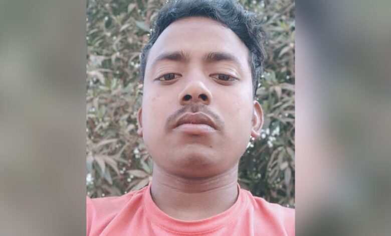 Farakka News: A young man fell into the Ganges while trying to board a moving train, his decomposed body was found two days later