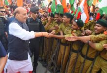 Lucknow: Rajnath Singh reached Lucknow, welcomed at the airport