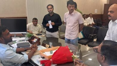 Prayagraj news: During the public hearing, Municipal Commissioner, Municipal Corporation Prayagraj Shri Seelam Sai Teja heard the complaints: