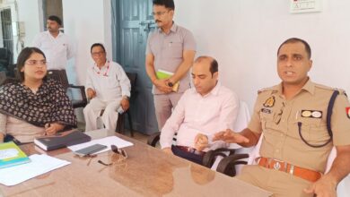 Pratapgarh: Pratapgarh District Magistrate and Superintendent of Police conducted public hearing on police station resolution day, gave instructions for fair and timely resolution