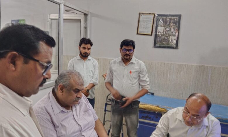 Sitapur: CMO takes big action against illegal nursing home and pathology, notice issued to eight, one sealed