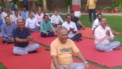 Prayagraj: Free University moves towards record with daily yoga