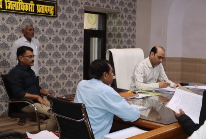 Pratapgarh: District Magistrate banished 05 goons from the district and cancelled the arms license of 02 persons