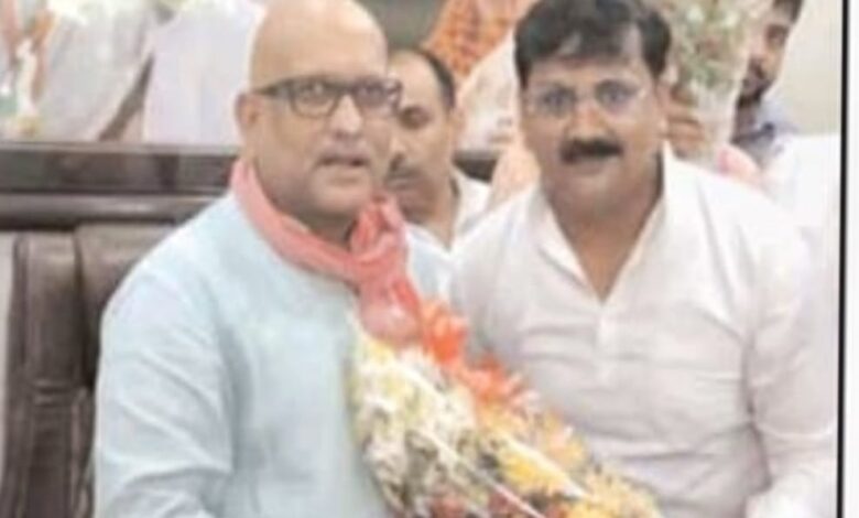 Pratapgarh: Wave of joy among Congress workers after Sandeep Tripathi was appointed as the coordinator of Sultanpur