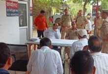 Pratapgarh News: District Magistrate and Superintendent of Police held public hearing on police station resolution day, instructions for impartial disposal of complaints