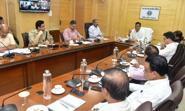 Lucknow News: Instructions given to improve power supply on war footing due to storm, rain and falling of trees