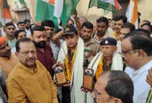 Pratapgarh News: Patriotic slogans echoed all around in the Tiranga Yatra, ex-servicemen were honored
