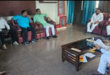 Pratapgarh: Raniganj MLA Dr. R.K. Verma conducted public hearing at the camp office and instructed to resolve public problems