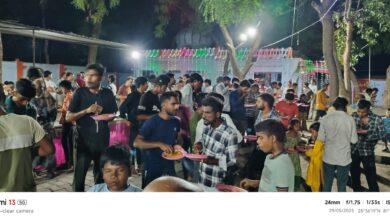 Prayagraj (Soraon): Thousands of people tasted the prasad in the feast organized on the foundation day of the temple