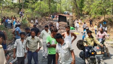 Sonbhadra: Driver dies after being burned in a fire in a trailer