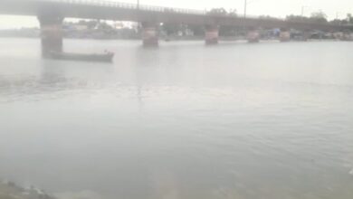 Prayagraj News: A young man who came to visit relatives died under suspicious circumstances, his body was found in a dry canal