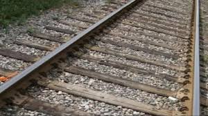 Meja News: An elderly man committed suicide by jumping in front of a goods train under the overbridge, police engaged in identification