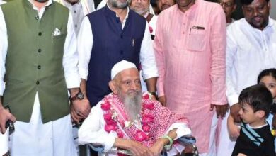 Lucknow News: State Minister Danish Azad gave a grand welcome to 288 passengers who returned after completing Haj