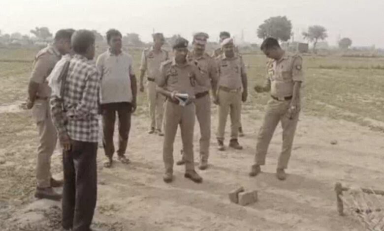Firozabad: Middle-aged man commits suicide by shooting himself in the field