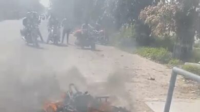 Meja News: Bolero and bike collide fiercely near Katholi, mother dies, son seriously injured