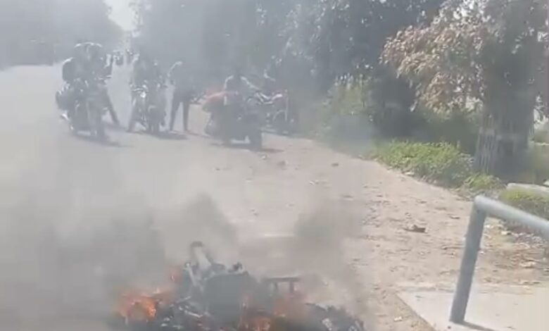 Meja News: Bolero and bike collide fiercely near Katholi, mother dies, son seriously injured
