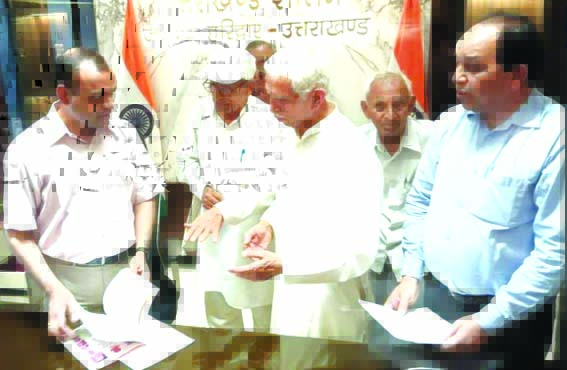 Uttarakhand: Freedom fighter successor family committee made a courtesy visit to the District Magistrate