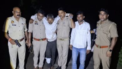 Police encounter in Bareilly: After the encounter, two robbers are behind bars in Bareilly, one injured