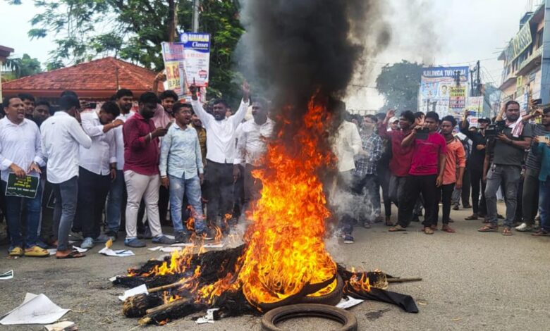 Odhisa college student girls death: Protests after the death of a student in Odisha, normal life disrupted