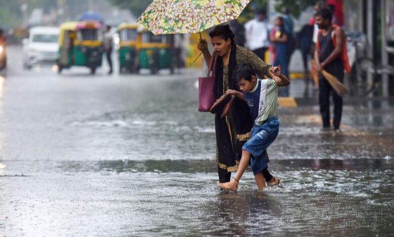 Delhi Rain: Delhi welcomes Sawan with rain, weather is pleasant but humidity is a problem