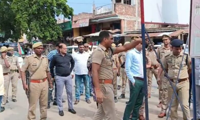 Pratapgarh news: DM and SP inspected Sheikhpur Aashiq under Kunda area in view of Moharram and law and order
