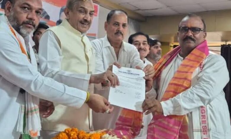 Pratapgarh news: Dr. Karun Pandey 'Binnu Bhaiya' becomes District Vice President of Congress, wave of happiness in the entire district